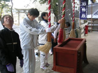 �`���A���c�_�Ђɂ�